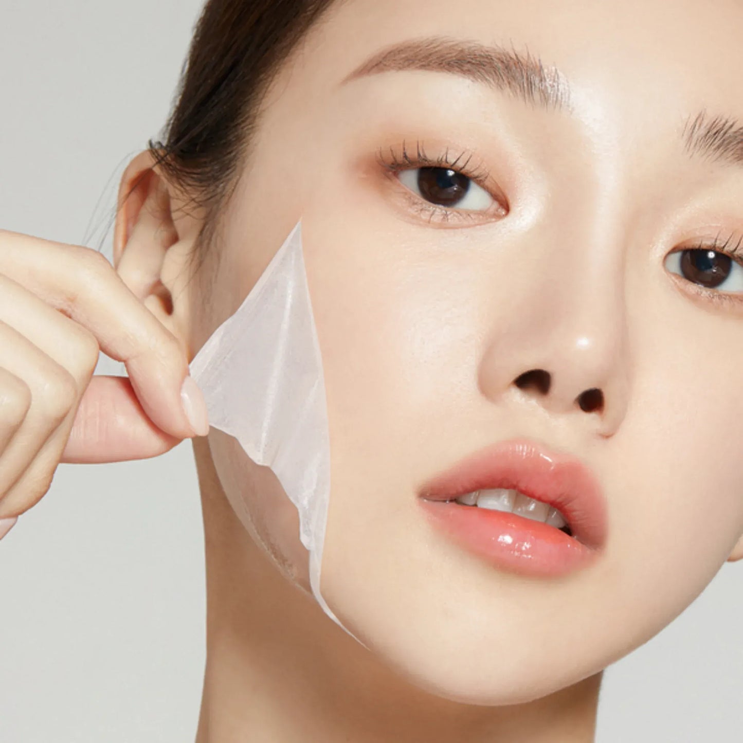 Medicube Collagen Night Mask texture and packaging Kuwait