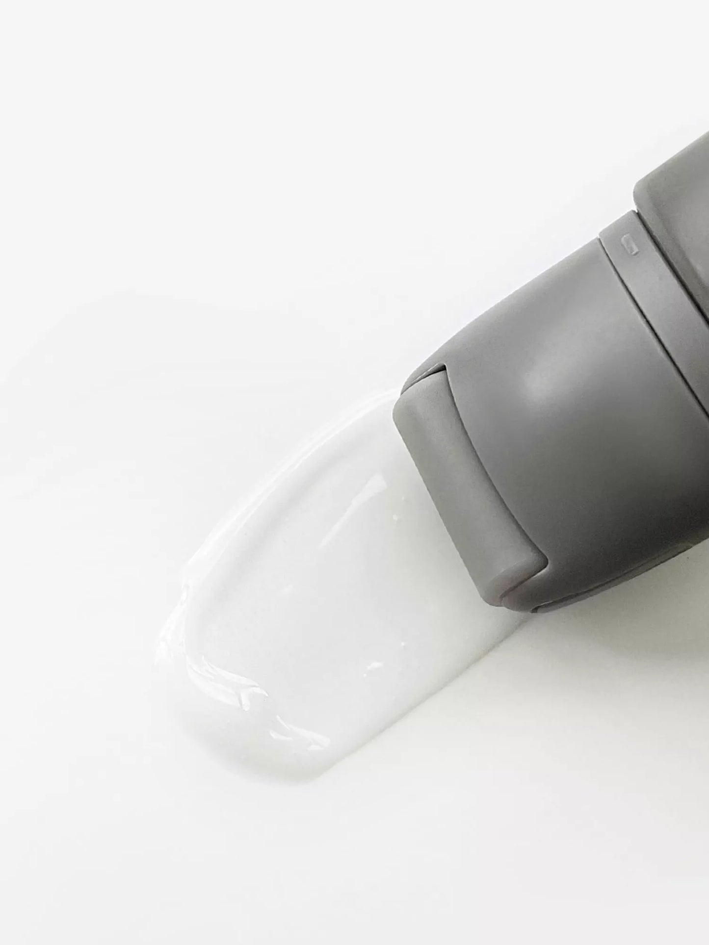 hop REFY Face Primer with roller applicator Glow and Sculpt Primer
kuwait shop, buy now