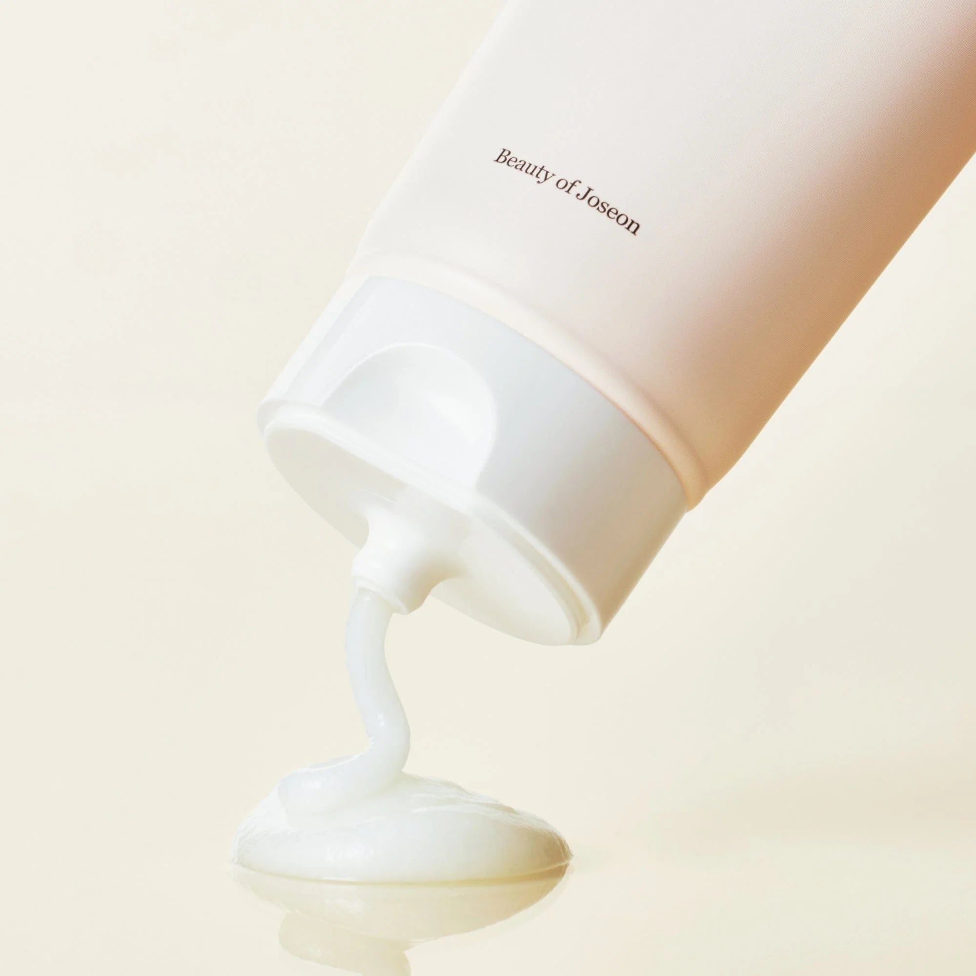 Apricot peeling gel for smooth glowing skin Kuwait