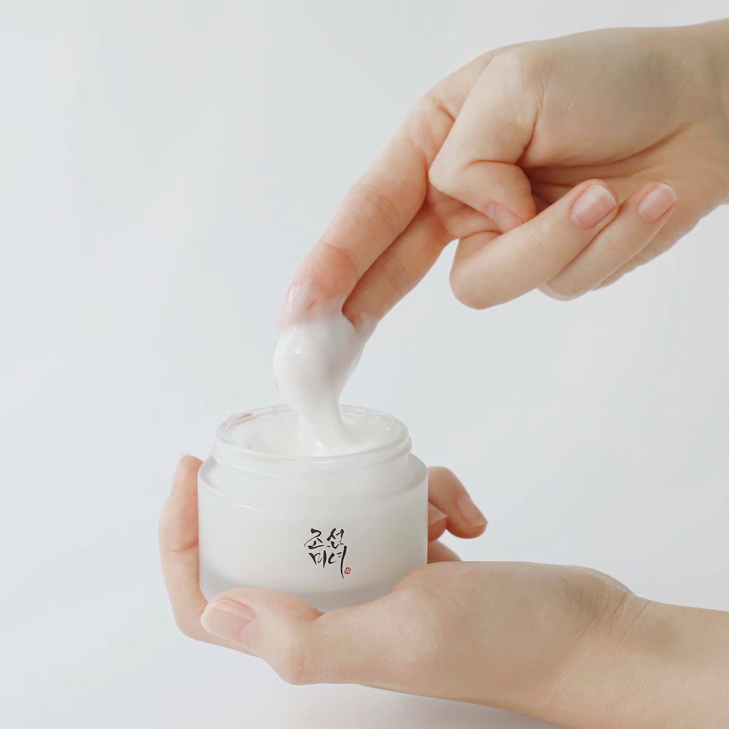 Moisturizing Korean cream for radiant skin Kuwait