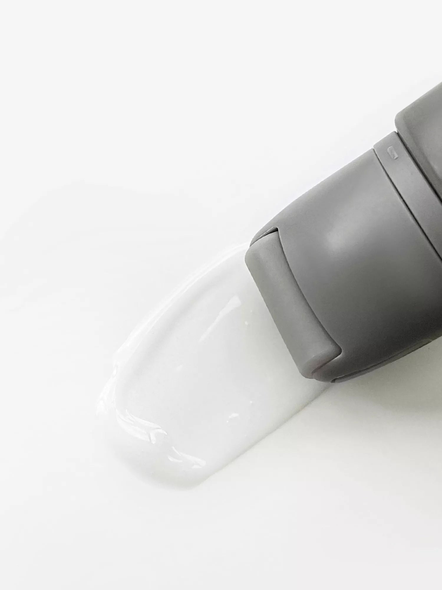 hop REFY Face Primer with roller applicator  Glow and Sculpt Primer
 kuwait shop, buy now